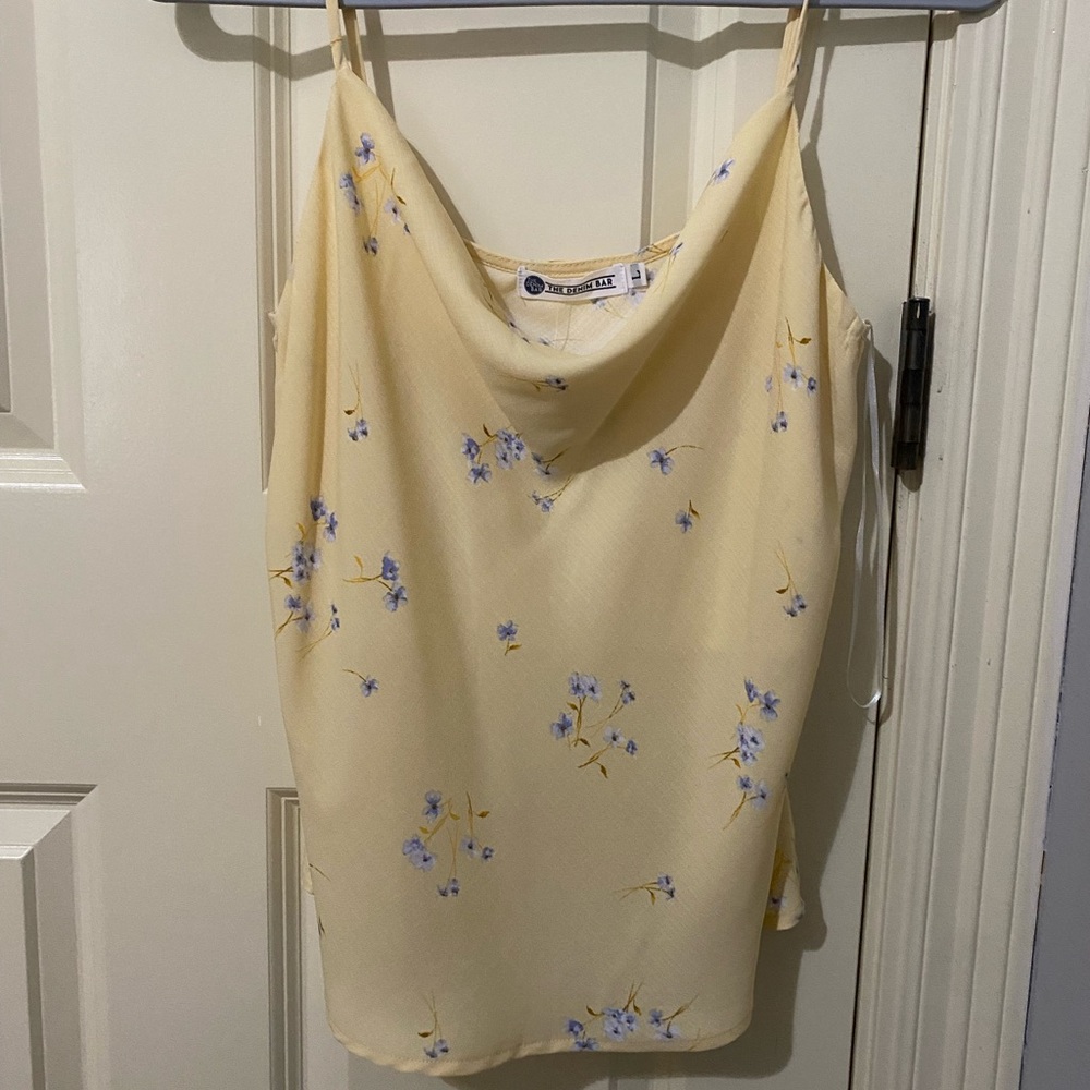 Denim Bar boutique size large yellow tank with dainty flowers, NWT